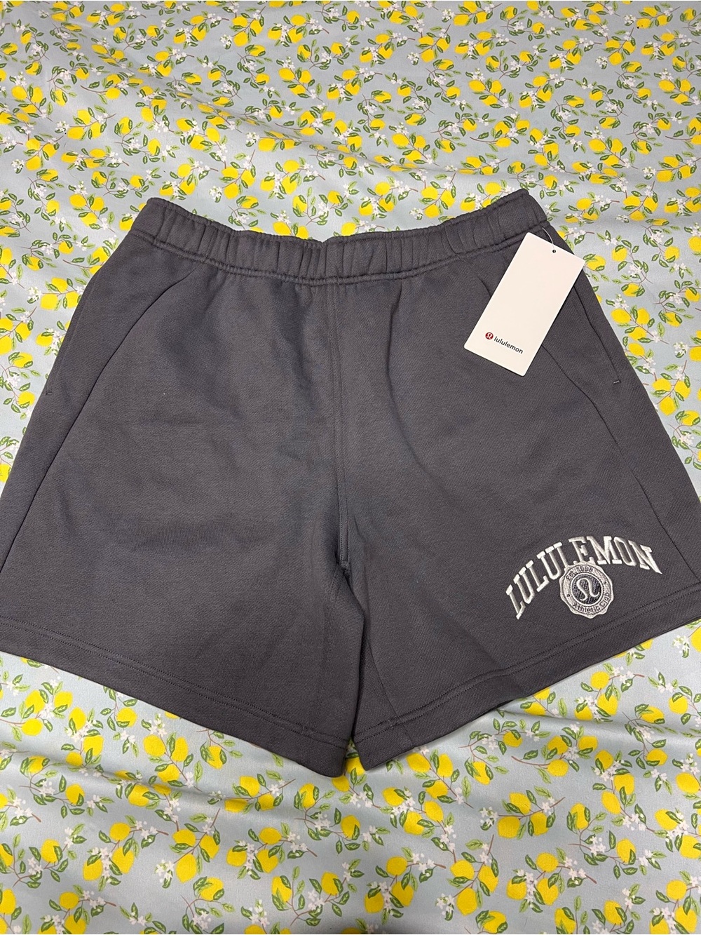 Lululemon Scuba Oversized Mid-Rise Shorts in a 7-inch